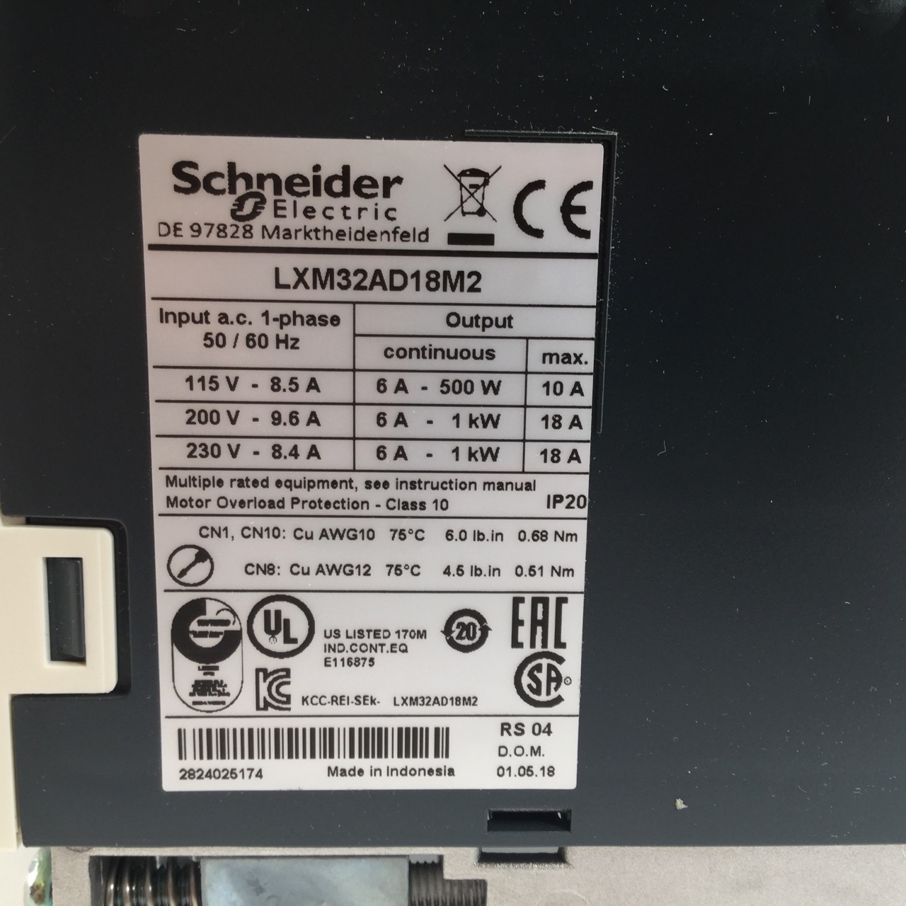 Schneider Electric LXM32AD18M2 AC Servo drive Lexium 32 1kW LXM32 New NFP