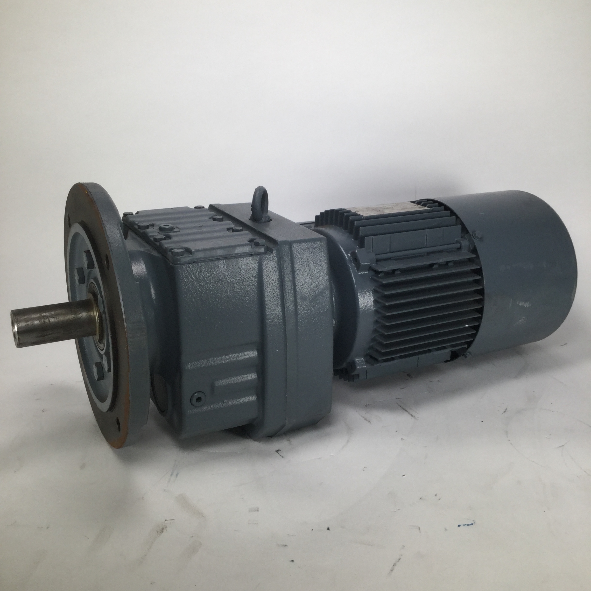 Sew RF67DT90L4/BMG/HR reducer 1.5kW IP55 i:37,50 used UMP